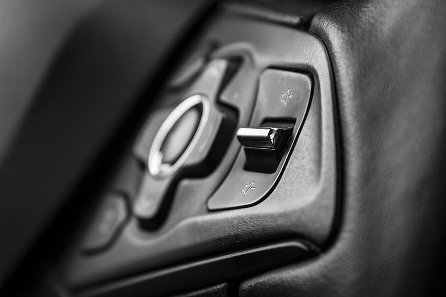 opel, automàtic, consola, volum, música, so, pkw, opel astra, vehicle, primer pla, cotxe, a l'interior, interior del cotxe, automòbil, metall, tecnologia, cap gent, enfocament selectiu, comunicació, color negre, modern, connexió, manera de transport, riquesa, bloqueig, interior del vehicle, transport, seguretat, luxe, color plata, polsador, teclat, cuir, clau d’ordinador, 5K