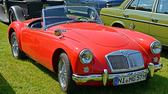 oldtimer, MGA, auto, gammel, klassiker, pkw, gammel bil, sjeldenhet, transportmiddel, motorkjøretøy, transport, bil, land kjøretøy, rød, retro stylet, vintagebil, stasjonær, dag, ingen folk, på rad, gress, utendørs, reise, blå, årgang, natur, hjul, 5K, CC0, offentlig domene, opphavsrett gratis