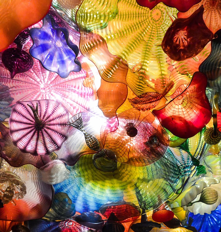 vícebarevný, květinový, skleněné dekorace, chihuly, sklenka, vzor, vícebarevné, nikdo, pozadí, detail, den, celý rám, výběr, umění a řemesla, variace, uvnitř, vysoký úhel pohledu, tvořivost, zastoupení, zastoupení zvířat, velká skupina objektů, stálý život, trh, hračka, květinový vzor, dekorace, 2K