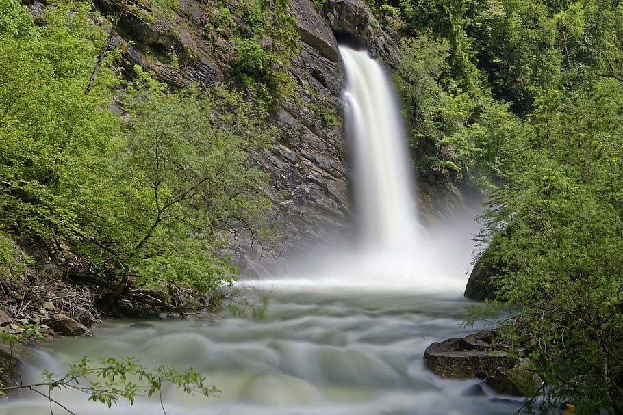 landskabsfoto, vandfald, dagtimerne, Skov, natur, scenics, vand, lang eksponering, bevægelse, ingen mennesker, skønhed i naturen, flod, scenics - natur, plante, træ, flydende vand, jord, miljø, rock-objekt, klippe, solid, flyder, ikke-urbane scene, udendørs, magt i naturen, regnskov, strøm - rindende vand, 5K