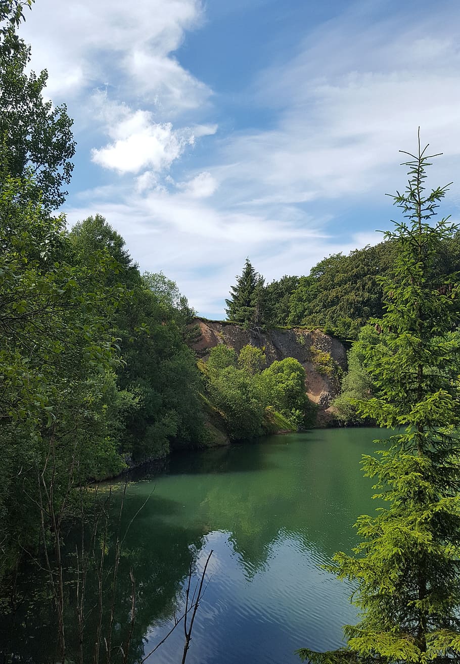 Natur, Baum, Landschaft, Wasser, Holz, See, Sommer-, Himmel, Reflexion, idyllisch, schönwetter, Umgebung, Rhön, Bayern, Unterfranken, Hintergrund, Bildschirmhintergrund, Tageslicht, Wolken, Grün, Blau, Pflanze, Schönheit in der Natur, Ruhe, wolke - himmel, Wachstum, ruhige Szene, Szenen - Natur, grüne Farbe, Tag, keine Leute, Nicht-städtische Szene, draußen, 4K