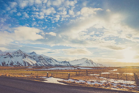 snødekte fjell, blå, himmel, asfaltvei, mot, fjell alper, fjell, Sky, orad, gjerde, snø, landskap, vinter, natur, island, vei, blå himmel, kaldtemperatur, naturskjønnhet - natur, sky - himmel, skjønnhet i naturen, fjellkjede, miljø, rolig scene, ro, transport, ingen folk, ikke-urbane scene, utendørs, fjelltopp, 4K, CC0, offentlig domene, opphavsrett gratis