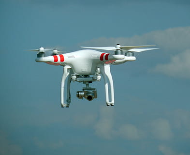blanco, rojo, dji, fantasma, 3, estándar, zumbido, espionaje, cámara, espía, nsa, quadcopter, modelo, recién llegado, hélice, rotores, volar, modelo de helicóptero, flotador, volador, vehículo aéreo, transporte, helicóptero, avión, aire, tecnología, cielo, movimiento, nadie, vista de ángulo bajo, modo de transporte, azul, naturaleza, día, nube - cielo, camara - equipo fotografico, en movimiento, vigilancia, al aire libre, industria aeroespacial, encima, 2K, CC0, dominio público, libre de derechos