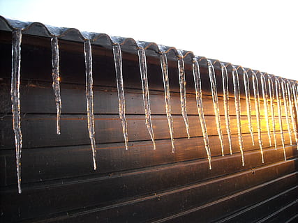 icicles, buz, gün batımı, kış, doğa, dondurulmuş, don, soğuk, vınlama, gökyüzü, insansız, metal, taşımacılık, ulaşım modu, kapatmak, açık havada, gün, açık hava, raylı ulaşım, Desen, Güneş ışığı, mimari, korkuluk, seyahat, bariyer, güvenlik, buz saçağı, 2K, CC0, kamu malı, telif ücretsiz