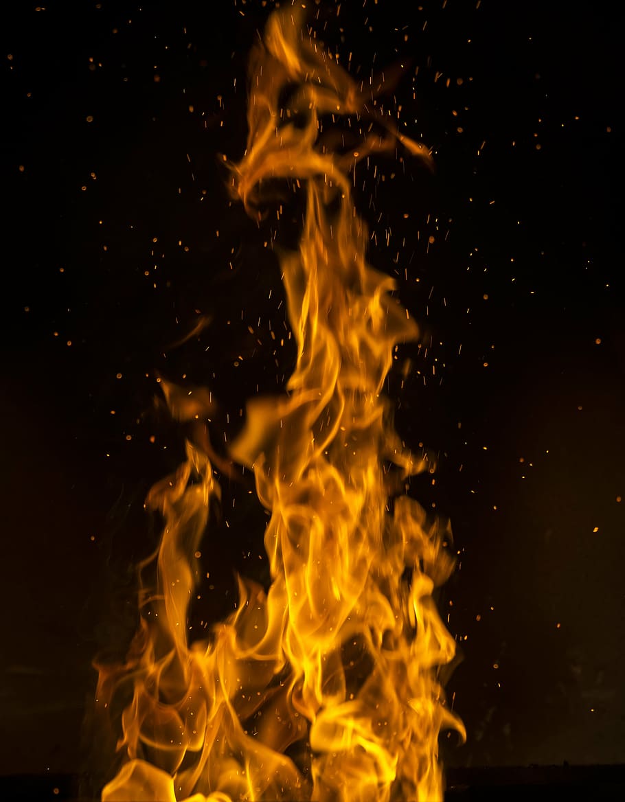 røde flammer, flamme, ild, smede, varme - temperatur, brænding, gul, helvede, ingen mennesker, rød, bevægelse, sort farve, sort baggrund, brand - naturligt fænomen, glødende, orange farve, bål, natur, tæt på, skilt, lang eksponering, sløret bevægelse, advarselsskilt, meddelelse, lejrbål, 4K