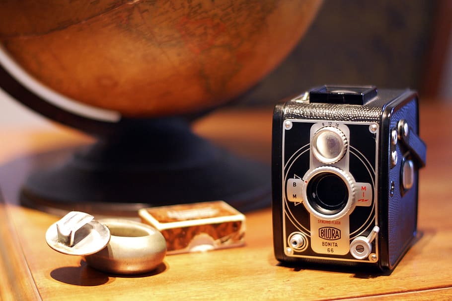 starý, starý fotoaparát, Fotoaparát, starožitností, staré kamery, kolektor, retro stylu, fotografická témata, technologie, fotoaparát - fotografické vybavení, stůl, antický, detail, nikdo, uvnitř, fotografické vybavení, nostalgie, minulost, Dějiny, stálý život, objektiv - optický přístroj, analogový, digitální fotoaparát, slr fotoaparát, 2K