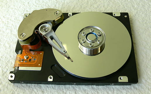 hdd, Datenspeicher, Platte, Fahrt, Daten, Ausrüstung, System, Elektronik, Server, Sicherung, Musik-, Aufzeichnung, Technologie, Kunst, Kultur und Unterhaltung, drinnen, Drehscheibe, Nahansicht, Tontechnik, Musikinstrument, elektrische Ausrüstung, Retro-Stil, Sicherheit, Musikausrüstung, Festplatte, High Angle View, Computer, Lärm, 1080P, CC0, gemeinfrei, lizenzfrei