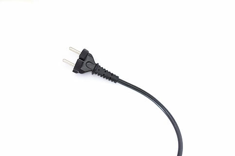 prise électrique noire, prises de courant, prise de courant, Prise électrique, commutateur, électricité, cordon d'alimentation, isolé, câble, lien, La technologie, câble d'ordinateur, prise de connexion réseau, production de carburant et d'électricité, la communication, fond blanc, prise de vue en studio, objet unique, source de courant, fermer, personne, équipement, réseau informatique, l'Internet, Téléphone, équipement électrique, ligne téléphonique, communications globales, composant électrique, 4K, CC0, domaine public, libre de droits