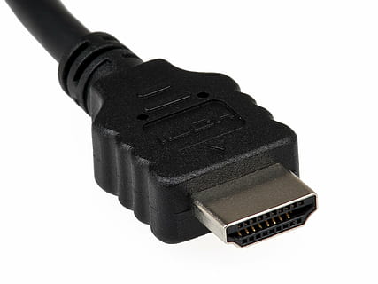 negre, micro, cable usb, hdmi, connector, cable, endoll, tecnologia, digital, ordinador, connexió, equipament, dades, electrònica, fons blanc, cap gent, primer pla, tir de l'estudi, tallar, sol objecte, color negre, a l'interior, comunicació, tecnologia sense fils, fet per l'home, cuir, mà humana, plàstic, seguretat, objectes fets per l’home, protecció, accessori personal, equipament elèctric, cura, 1080P, CC0, domini públic, lliure de regalies