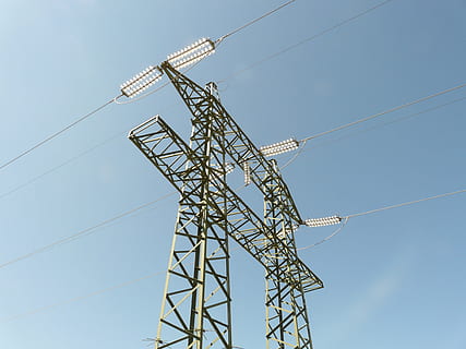 strāva, strommast, elektrību, augstsprieguma, pilons, kabeli, elektrības līnija, tornis, debesis, zils, tehnoloģijas, tērauds, aprīkojumu, elektriskais pilons, nav cilvēku, raksturs, savienojumu, skaidras debesis, degvielas un enerģijas ražošana, enerģijas padeve, ārā, arhitektūra, augsts - augsts, nozare, metāla, komunikāciju, dienā, uzbūvēta struktūra, sakausējums, globālās komunikācijas, sijas, 2K, CC0, publiskais domēns, bez atlīdzības