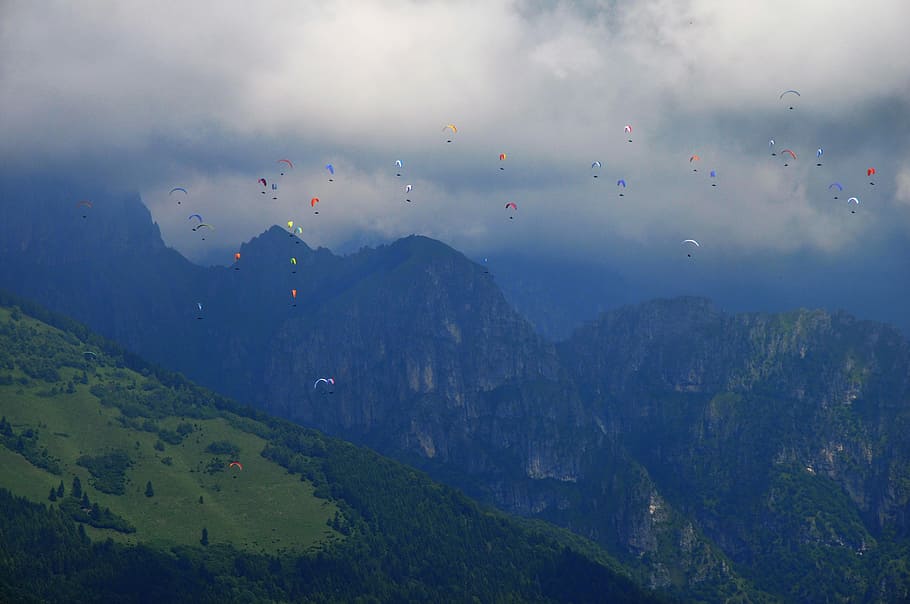 hory, mraky, paragliding, nebe, les, cestovat, Skála, mlha, venkovní, modrý, vrchol, kluzáku, dobrodružství, krajina, Příroda, útes, sport, panoráma, vícebarevné, létající, hora, střední vzduch, životní prostředí, nikdo, mrak - nebe, krása v přírodě, scenics - příroda, den, pohoří, přistát, balón, venku, klid, vítr, 2K