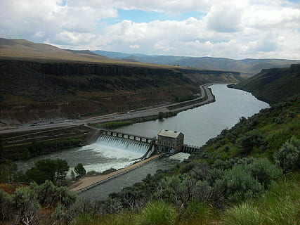 presa, río, ambiente, electricidad, hidroeléctrico, energía, hidro, hormigón, generador, agua, nube - cielo, energía hidroeléctrica, paisajes - naturaleza, puente, belleza en la naturaleza, día, puente - estructura hecha por el hombre, naturaleza, generación de combustible y energía, vista de alto ángulo, cielo, nadie, conexión, estructura construida, planta, al aire libre, agua que fluye, fluido, 1080P, CC0, dominio público, libre de derechos