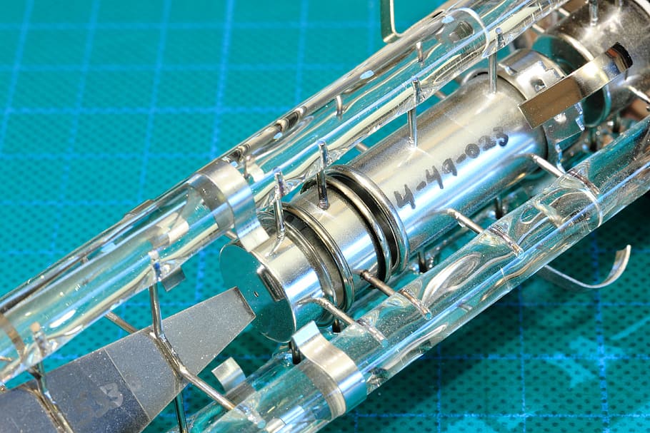 elettrone, pistola, emettitore, catodico, raggio, tubo, crt, oscilloscopio, tecnologia, elettronico, attrezzatura, Tech, acqua, piscina, blu, nessuno, avvicinamento, giorno, color argento, metallo, acciaio, acciaio inossidabile, argento - metallo, riflessione, brillante, color turchese, lega, in casa, attrezzatura medica, di fila, assistenza sanitaria e medicina, cromo, equipaggiamento industriale, 4K