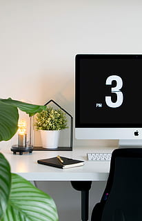 Silber Imac, Apple Magic Keyboard, oben, Weiß, Tabelle, 3 Uhr nachmittags, zeigt, Computer, Arbeit, Schreibtisch, Licht, Pflanze, Technologie, Kommunikation, kabellose Technologie, keine Leute, drinnen, Verbindung, Topfpflanze, Bildschirm, tragbares Informationsgerät, Natur, Möbel, Stillleben, Smartphone, Gerätebildschirm, Nummer, Nahansicht, Wohngebäude, elektrische Lampe, 5K, CC0, gemeinfrei, lizenzfrei