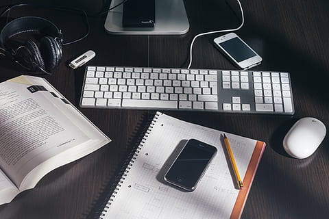 oprit iPhone, grafice notebook, lângă, creion, măr, puternic, șoarece, alb, calculator, tastatură, magie, negru, de lemn, birou, caiet, Notepad, iPhone, smartphone, telefon mobil, mobil, tehnologie, obiecte, carte, Afaceri, Căști, muncă, tastatura, nici o persoana, în interior, a închide, cheia computerului, zi, masa, comunicare, vedere în unghi mare, mobila, conexiune, stilou, tehnologia fără fir, echipamente de calcul, natură moartă, publicare, 2K, CC0, domeniu public, fără drepturi de autor