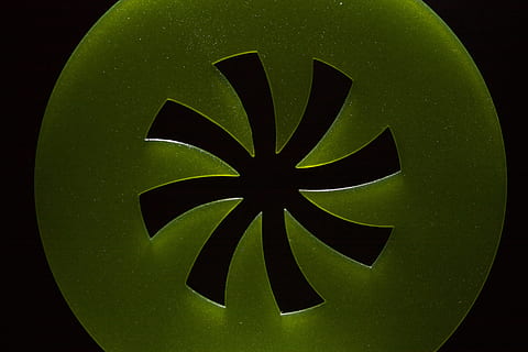 astratto, cerchio, studio, modello, verde, cerchio, studio, dettaglio, nessuno, orizzontale, macro, design, modello astratto, sfondo, struttura, immagine a colori, sfondi, colore vivido, copia spazio, avvicinamento, messa a fuoco selettiva, bellissimo, fotografia, colpi di dettaglio, effetto strutturato, colore verde, sfondo nero, assistenza sanitaria e medicina, foglia, forma, in casa, girato in studio, colore nero, comunicazione, cartello, forma geometrica, notte, natura, arte e artigianato, creatività, singolo oggetto, frutta, 4K, CC0, dominio pubblico, privo di copyright