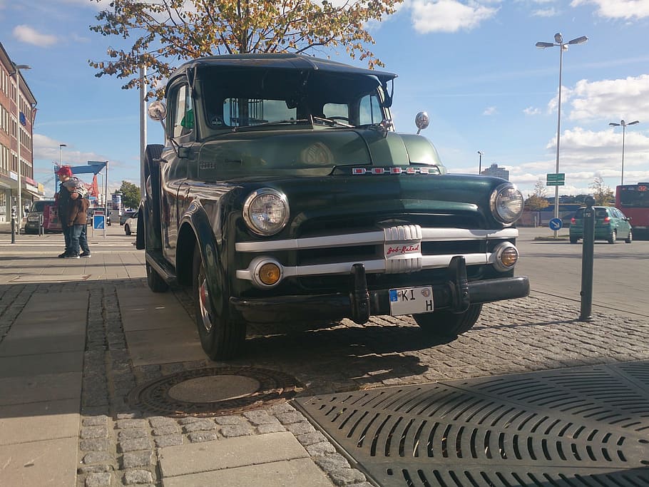kiel, oldtimer, vyzvednout, vyhnout se, Američané, starý, v centru města, přístav, Setkání, způsob dopravy, přeprava, pozemního vozidla, ulice, město, nebe, náhodné osoby, den, skutečných lidí, motorové vozidlo, auto, slunečního světla, životního stylu, muži, lidé, stín, silnice, skupina lidí, mrak - nebe, Příroda, venku, 4K