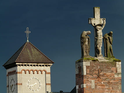 clock, clock tower, time, time indicating, pointer, clock face, hour, minute, tower, gold, golden, church clock, time of, show, hour hand, minute hand, church, cross, jesus, maria, angel, brick, building, architecture, thunderstorm, gloomy, sky, history, christianity, famous Place, religion, europe, belief, built structure, spirituality, building exterior, place of worship, no people, nature, the past, day, art and craft, 2K, CC0, public domain, royalty free