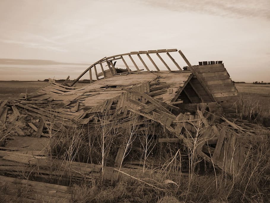 posta de sol, negre, blanc, destrucció, tornado, casa, granja, vell, cel, terra, camp, planta, naturalesa, agricultura, abandonat, espatllat, paisatge, cap gent, medi ambient, dia, obsoleta, escena rural, herba, tranquil·litat, aigua, a l'aire lliure, deteriorament, arruïnat, 720P
