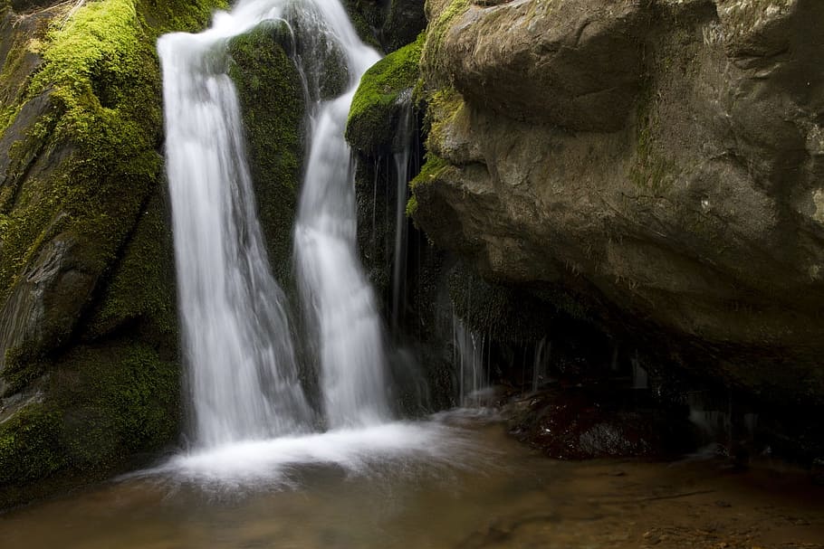 tidsforløb fotografering, vandfald, kaskade, flyder, naturskøn, landskab, geologi, bjerge, udendørs, Skov, grøn, flod, klippe, natur, pool, vand, scenics - natur, bevægelse, skønhed i naturen, rock-objekt, jord, solid, rock formation, flydende vand, lang eksponering, ikke-urbane scene, sløret bevægelse, ingen mennesker, træ, miljø, magt i naturen, faldende vand, regnskov, 1080P