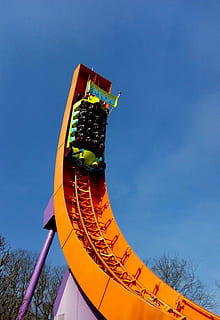 coaster, sensasi, menyenangkan, kegembiraan, tertawa, kecepatan, rollercoaster, taman, rol, mengendarai, hiburan, tinggi, cepat, lingkaran, petualangan, berteriak, tema, daya tarik, bermain, biru, langit, hari, tampilan sudut rendah, alam, tidak ada orang, langit cerah, di luar rumah, multi-warna, kuning, logam, menanam, budaya seni dan hiburan, Arsitektur, sinar matahari, tempat bermain, peralatan bermain di luar ruangan, menyalin ruang, seni dan kerajinan, roda, 2K, CC0, domain publik, bebas royalti