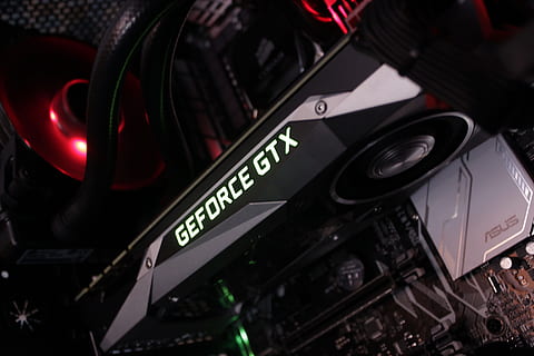 pc, Cálculo, tecnologia, texto, indústria cinematográfica, comunicação, ninguém, fechar-se, ao controle, placa, cultura artística e entretenimento, dentro de casa, filme, roteiro ocidental, focar em primeiro plano, carro, foco seletivo, noite, veículo motorizado, cor preta, visão de alto ângulo, nostalgia, vida noturna, 5K, CC0, domínio público, royalty free