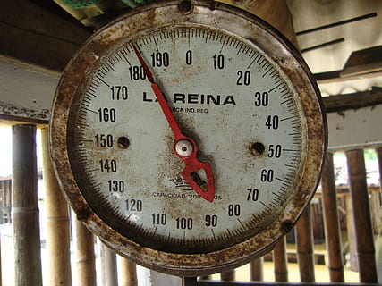 scale, needle, old, number, gauge, instrument of measurement, accuracy, no people, pressure gauge, close-up, thermometer, meter - instrument of measurement, indoors, geometric shape, communication, circle, focus on foreground, technology, text, weight scale, temperature, antique, 4K, CC0, public domain, royalty free