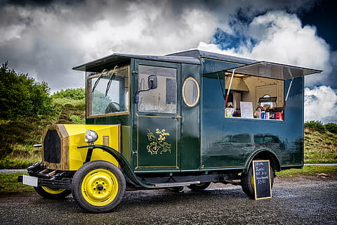 grøn, fødevarekøretøj, dagtimerne, oldtimer, auto, klassisk, gammel, kiosk, snack, hotdog, historisk, køretøj, automotive, på vejen, spise, bude, Skotland, pølse, parkering, salg, bagatel, sult, kaffe, lastbil, varevogne, Gade mad, transportmidler, transportform, sky - himmel, land køretøj, himmel, natur, arkitektur, udendørs, dag, retro stylet, motor køretøj, jord, stationær, landskab, ingen mennesker, træ, vej, 5K, CC0, offentligt domæne, royaltyfrie