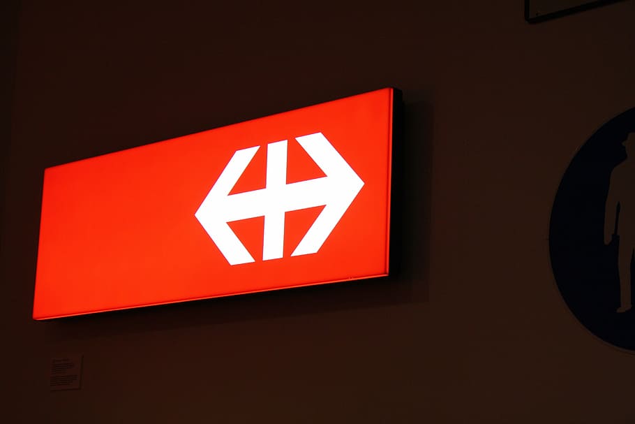 retro, logo, grafisk, rød, skilt, meddelelse, ingen mennesker, belyst, indendørs, belysningsudstyr, tæt på, nat, vejledning, advarselsskilt, sort baggrund, tekst, kopiere plads, mørk, teknologi, murbygningsfunktion, glødende, vejskilt, exit tegn, elektrisk lampe, besked, forlader, advarselssymbol, 4K