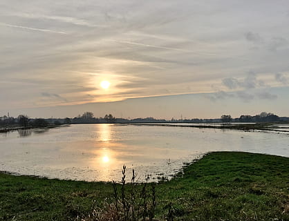 posta de sol, reportat, inundació, hivern, sol d’hivern, abendstimmung, sol, cel, paisatge, naturalesa, núvols, prats inundats, teufelsmoor, aigua, escenics - natura, bellesa a la natura, tranquil·litat, escena tranquil·la, núvol - cel, planta, escena no urbana, reflexió, cap gent, platja, llac, terra, herba, idíl·lic, a l'aire lliure, pantà, 2K, CC0, domini públic, lliure de regalies