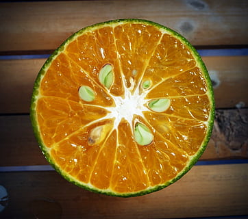 Orange, Obst, Scheibe, Weiß, Zitrusfrüchte, sauer, isoliert, Landwirtschaft, organisch, Makro, Vitamin, frisch, Gesundheit, Lebensmittel, saftig, essbar, gesundes Essen, Essen und Trinken, Zitrusfrucht, Wohlbefinden, Frische, drinnen, Orangenfrucht, orange Farbe, Kreuzung, Nahansicht, Holz - Material, Tabelle, keine Leute, Kreis, gesunder Lebensstil, reif, 1080P, CC0, gemeinfrei, lizenzfrei
