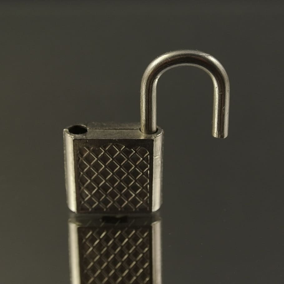 volta, obert, seguretat, bloqueig, cadenat, metall, acer, protecció, cap gent, primer pla, tir de l'estudi, còpia espai, a l'interior, privadesa, tecnologia, tanca, sistema de seguretat, barrera, comunicació, límit, connexió, tancat, segur, color plata, pestell, 1080P