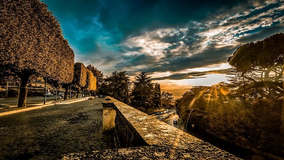 solnedgang, Frascati, rom, himmel, træ, plante, sky - himmel, retning, vejen frem, natur, ingen mennesker, transportmidler, faldende perspektiv, arkitektur, vej, skønhed i naturen, bygget struktur, bygning udvendig, forsvindingspunkt, by, ro, scenics - natur, udendørs, treelined, 1080P