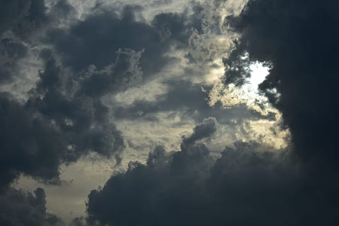 molnig, väder, mulen, clouds, stackmoln, klimat, himmel, storm, bakgrund, tapet, moln - himmel, skönhet i naturen, lågvinkelvy, scenics - natur, inget folk, natur, lugn, bakgrunder, utomhus, dramatisk himmel, storm moln, full ram, mörk, dag, idyllisk, olycksbådande, meteorologi, 4K, CC0, offentligt domän, royaltyfria