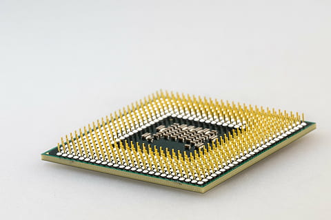 datamaskinprosessorenhet, prosessor, makro, penn, tapp, datamaskin, elektronikk, databehandling, chip, borde, kretser, pc, kontroll senter, tilkoblinger, elektroteknikk, komponent, teknologi, spor, data, elektrisk, komponenter, kalkulator, programvare, Lukk, slot, studio skudd, innendørs, hvit bakgrunn, gullfarget, nærbilde, ingen folk, kopiere plass, enkelhet, gul, skjære ut, enkelt objekt, form, gull, liten, virksomhet, kommunikasjon, utstyr, metall, ansvar, bærekraftige ressurser, 2K, CC0, offentlig domene, opphavsrett gratis