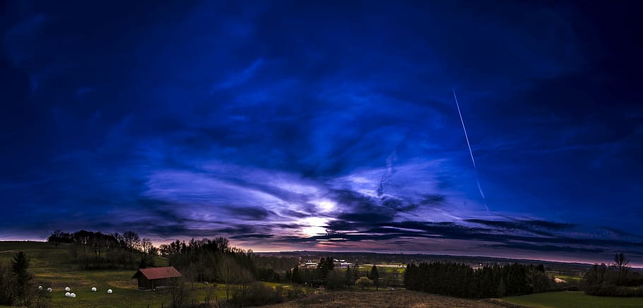 fotografia, tempesta, casa de la granja, posta de sol, panorama, cel, paisatge, naturalesa, núvols, perspectiva, bosc, vista llunyana, vista, agricultura, escènic, gaudeix, pacífica, llunyà, camp, cultivable, visió, punt de vista, ampli, senderisme, idíl·lic, vista general, poble, arbres, formen núvols, dramàtica, rural, vall, llars, camps, agricultors, verd, solitari, prat, herbes, sol, bonic, herba, casa de camp, refugi, abendstimmung, nit, il·luminat, cel dramàtic, núvol - cel, cap gent, bellesa a la natura, escenics, electricitat, poder a la natura, escenics - natura, tranquil·litat, escena tranquil·la, medi ambient, poder, vespre, llamps, núvol de tempesta, a l'aire lliure, fosc, porpra, ominós, 8K