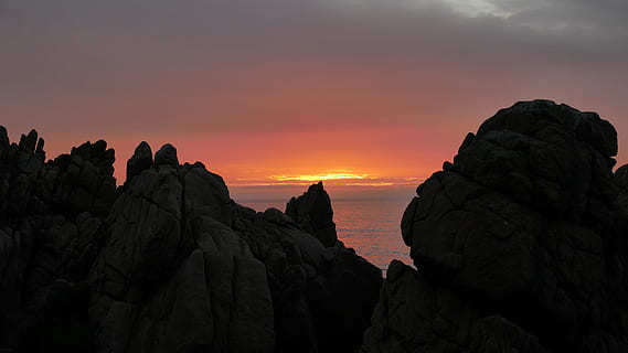 braun, Cliff, Karosserie, Wasser, Sonnenuntergang, Silhouette, felsig, Berg, Strand, Felsen, Meer, Foto, goldene Stunde, Rock, Wolke, Ozean, Felsblock, Natur, szenen, Landschaft, Himmel, Rock - Objekt, Schönheit in der Natur, Sonnenaufgang - Morgendämmerung, draußen, Dämmerung, keine Leute, solide, Szenen - Natur, ruhige Szene, wolke - himmel, Ruhe, Felsformation, Umgebung, idyllisch, Nicht-städtische Szene, Dramatischer Himmel, romantischer Himmel, Gipfel, 4K, CC0, gemeinfrei, lizenzfrei