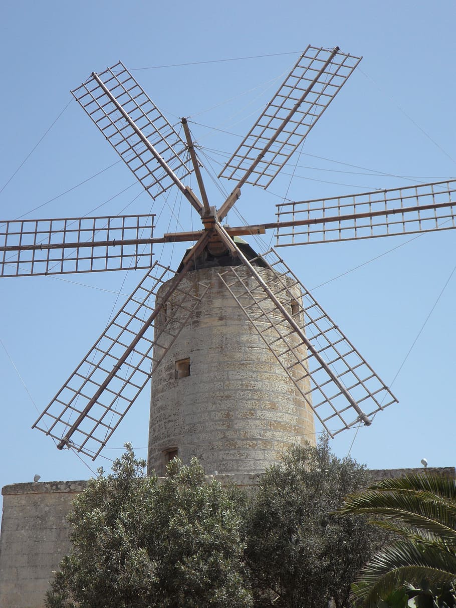 molí de vent, molí, vent, ala, energia eòlica, aerogenerador, energia alternativa, molí de vent tradicional, dia, energia renovable, generació de combustible i energia, turbina, conservació del medi ambient, cel, medi ambient, naturalesa, planta, vista d’angle baix, arbre, estructura construïda, arquitectura, cap gent, escena rural, cel clar, a l'aire lliure, Font d'alimentació, 4K