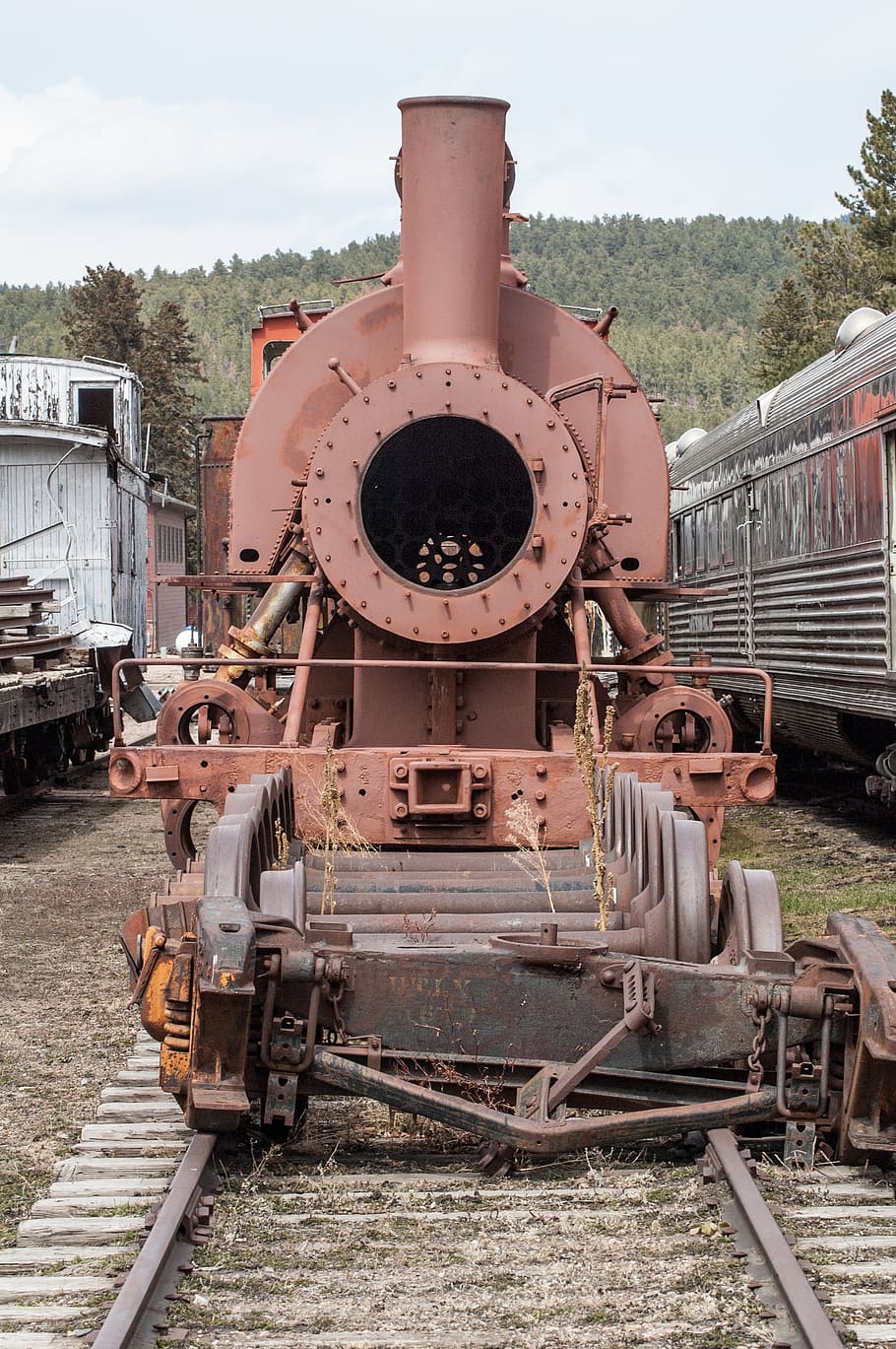 motor del tren, tren de vapor, tren, antiguitat, cotxes, finestres, passatger, transport, vell, viatjar, ferrocarril, retro, pista, rail, vintage, vapor, locomotora, motor, històric, estació, vehicle, nostàlgia, acer, negre, vies del tren, plataforma, roda, passat de moda, estació de tren, indústria, clàssic, moda, industrialització, transport per ferrocarril, vies del ferrocarril, tren - vehicle, manera de transport, metall, transport públic, dia, rovellat, cap gent, naturalesa, cel, vehicle terrestre, a l'aire lliure, pati de maniobra, cotxe de ferrocarril, 2K