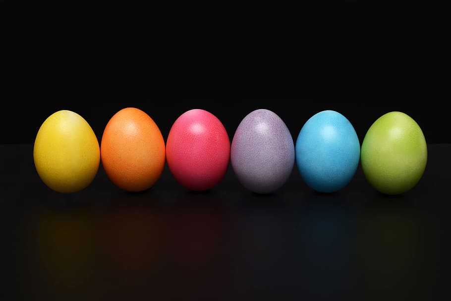 colorit, Pasqua, ous, decoració, de colors, ous de Pasqua, Feliç Pasqua, motley, pintat, tir de l'estudi, multicolor, variació, fons negre, a l'interior, cap gent, elecció, en fila, grup d'objectes, menjar, primer pla, gran grup d'objectes, menjar i beguda, color verd, ou, ou de Pasqua, arranjament, ordre, vermell, temptació, 5K