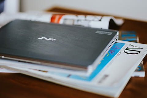 smartphone, magazines, cups, coffee, table, Laptop, cups of coffee, notebook, cup, mobile phone, mug, buddha, figurine, document, business, computer, book, data, indoors, technology, selective focus, no people, close-up, day, communication, text, still life, wireless technology, personal organizer, western script, publication, desk, organization, paper, note pad, paperwork, 5K