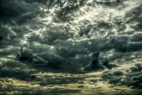zatažená obloha, dramatický, mraky, drama, nebe, nálada, dramatická obloha, dramatické mraky, počasí náladu, Krásná, hdr, temné mraky, Příroda, bouřkové mraky, atmosféra, bouřka, počasí, scéna s oblaky, vpřed, temná obloha, cloudformace, gewitter stimmung, formace mraků, oblačnost, nálada nebe, sluneční paprsek, atmosférický, světlo, stín, osvětlení, lichtspiel, paprsky, bílý, zadní světlo, slunce, světelný efekt, paprsek světla, mrak - nebe, krása v přírodě, scén, bouřkový mrak, zatažený, scenics - příroda, nikdo, zlověstný, venku, pozadí, klid, nízký úhel pohledu, celý rám, náladový nebe, moci, 5K, CC0, veřejná doména, bez autorských práv