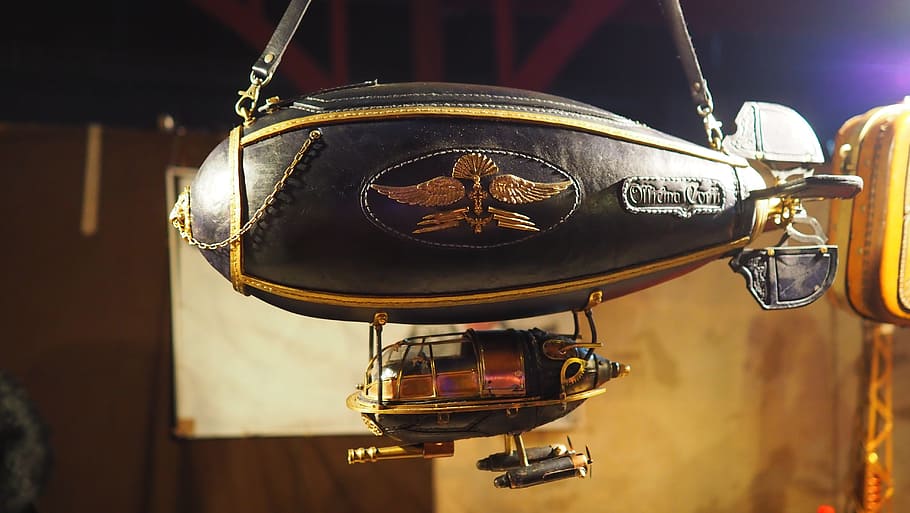 nero, Marrone, sospeso, arredamento, Borsa, zeppelin, steampunk, nessuno, avvicinamento, in casa, giorno, concentrarsi sulle conoscenze acquisite, attrezzatura per l'illuminazione, metallo, illuminato, notte, cultura artistica e intrattenimento, natura, cibo e bevande, animale, natura morta, antico, gioielli, vacanza, 5K