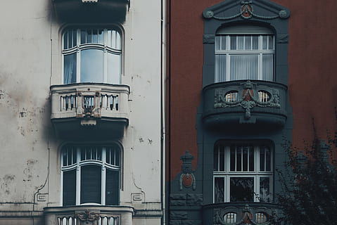 photo, white, brown, painted, building, buildings, structure, apartment, windows, balcony, design, maroon, architecture, window, facade, old, building Exterior, europe, house, built Structure, no people, day, residential district, outdoors, wall - building feature, pipe - tube, city, low angle view, technology, transportation, arch, mode of transportation, glass - material, entrance, 1080P, CC0, public domain, royalty free