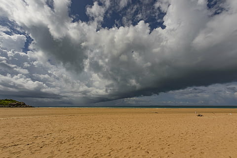 sand felt, dagtimerne, strand, Sky, sand, himlen skyer, sky - himmel, himmel, vejr, natur, scenics, udendørs, landskab, storm sky, dag, jord, scenics - natur, skønhed i naturen, ro, rolig scene, miljø, horisont, ikke-urbane scene, storm, idyllisk, horisont over land, ørken, ingen mennesker, tørt klima, klima, 2K, CC0, offentligt domæne, royaltyfrie