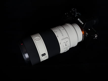 kamera, elektronik, grej, lins, sony, svart bakgrund, flaska, vinflaska, studio skott, svart färg, inget folk, inomhus, närbild, teknologi, fotografi teman, kamera - fotografisk utrustning, fotografisk utrustning, västra skriptet, text, fortfarande liv, enda objekt, siffra, kommunikation, digitalkamera, lins - optiskt instrument, mörk, elektrisk utrustning, 4K, CC0, offentligt domän, royaltyfria