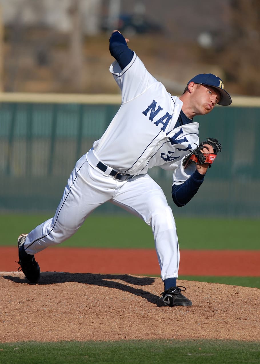 baseball, Džbán, míč, hod, sportovec, vysoká škola, hra, sport, infield, pole, kopeček, hřiště, jednotný, mužský, rukavice, soutěž, baseball - sport, hráč baseballu, skutečných lidí, baseballová uniforma, plná délka, hraní, sportovní uniforma, jedna osoba, oblečení, sportovní oblečení, helma, chlapci, muži, den, dítě, stojící, 1080P