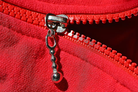 fecho eclair, vermelho, grosseiro, Jaqueta, abrir, zíper, têxtil, moda, roupas, fechar-se, acessório pessoal, material, origens, ninguém, Bolsa, único objeto, metal, dentro de casa, joalheria, cadeia, luxo, texturizado, padronizar, riqueza, ainda vida, homem feito objeto, homem feito, couro, 5K, CC0, domínio público, royalty free