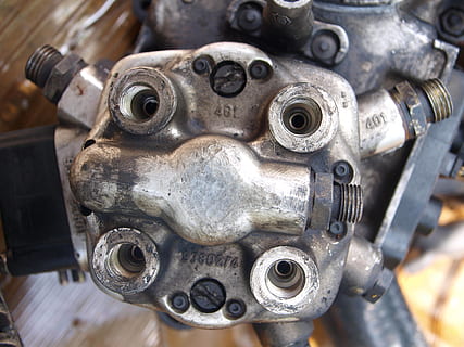 stroj, motor, průmyslový, stroje, zařízení, vozidlo, mechanik, ocel, žehlička, auto, detail, mechanický, Ozubené kolo, špína, zlomený, opravit, práce, starý, část, design, makro, vinobraní, grunge, retro, kov, strojní část, nikdo, uvnitř, přeprava, stálý život, části vozidla, způsob dopravy, technologie, průmysl, motorové vozidlo, den, automobilový průmysl, pozemního vozidla, vysoký úhel pohledu, kolo, stříbrné barvy, 2K