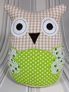 ugle, patchwork, stof, grøn, tekstil, Polka prik, ingen mennesker, enkelt objekt, indendørs, mønster, studio skud, tæt på, dag, høj vinkel visning, stilleben, bord, kreativitet, Kunst og håndværk, gulve, mad og drikke, cirkel, form, mad, kontrolleret mønster, design, repræsentation, friskhed, hjem interiør, blomstermønster, 4K, CC0, offentligt domæne, royaltyfrie